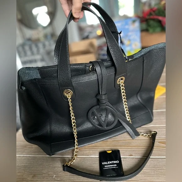 🎸💯AUTH. VALENTINO BY MARIO VALENTINO 🎸🔥NWT🔥Sophie Medallion Leather Tote Bag